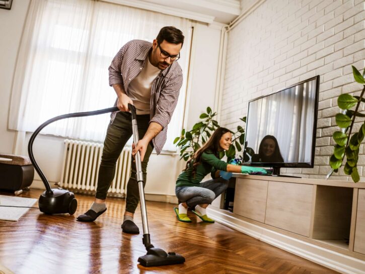 Cura della casa e dei figli: uomini sempre più collaborativi?