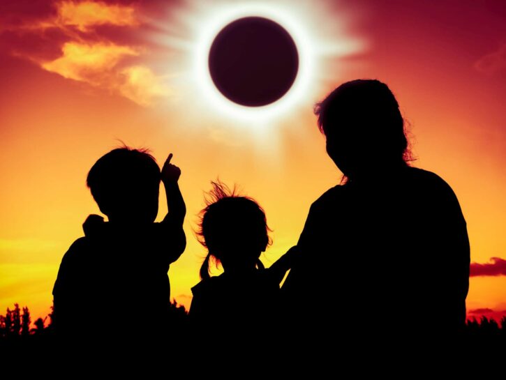 Nel 2024 arriverà un'eclissi solare totale: dove e come osservarla