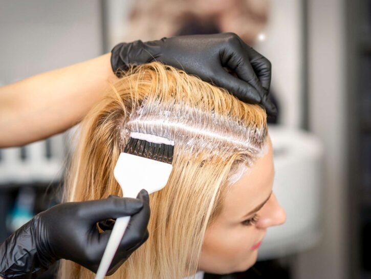 Quanto spesso puoi decolorare i capelli (senza rovinarli)?
