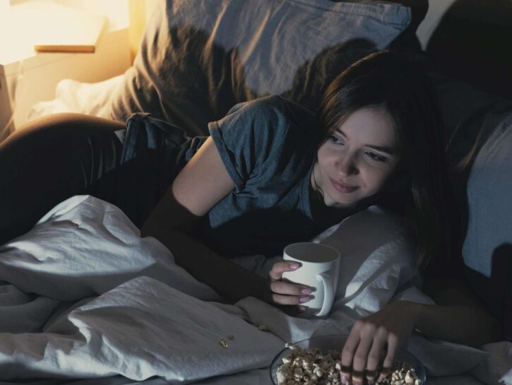 Insonnia? Prova uno spuntino prima di andare a letto: ecco cosa mangiare