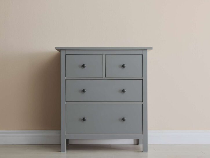 Come trasformare un mobile laccato in stile shabby
