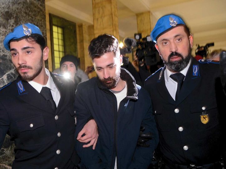 Delitto Tramontano, l'amante del killer in lacrime: 