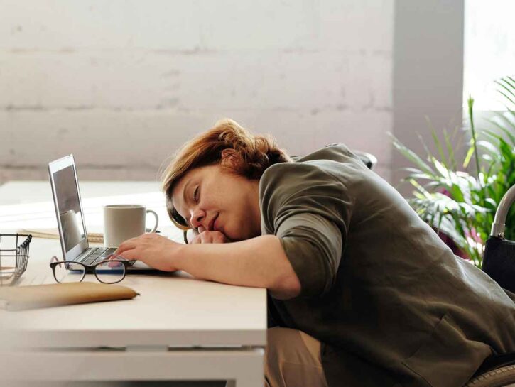 Torna l’ora legale: come affrontarla e i rischi che comporta