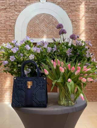 Venezia in fiore nella nuova collezione di V°73