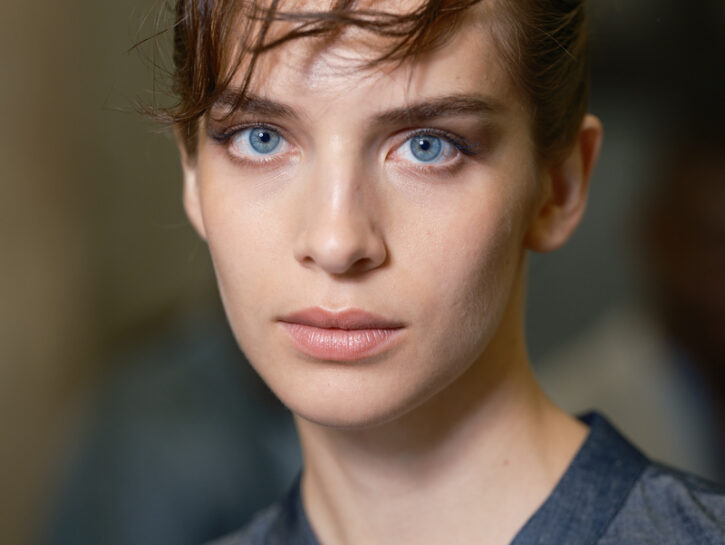 Acconciature per capelli corti: anche le lunghezze mini hanno chignon, trecce e tanto altro