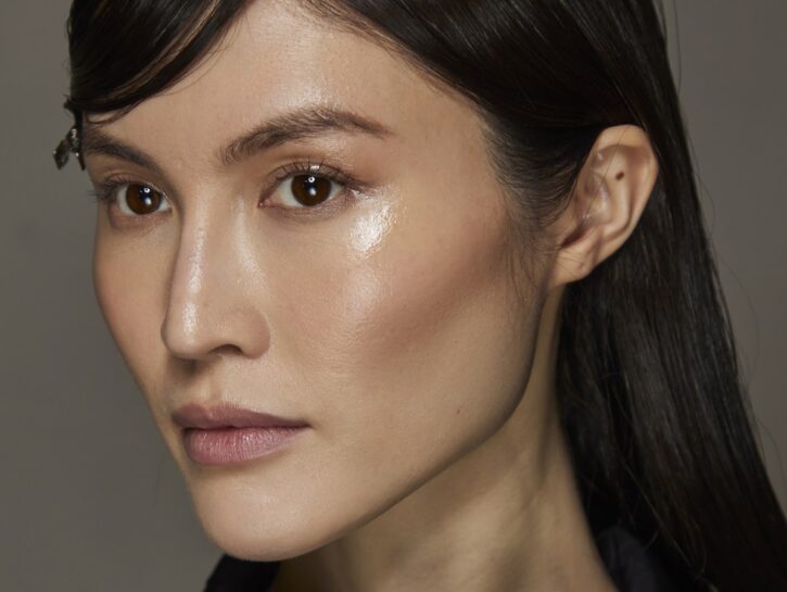 Zero fondotinta: la base trucco ora è leggera e glow