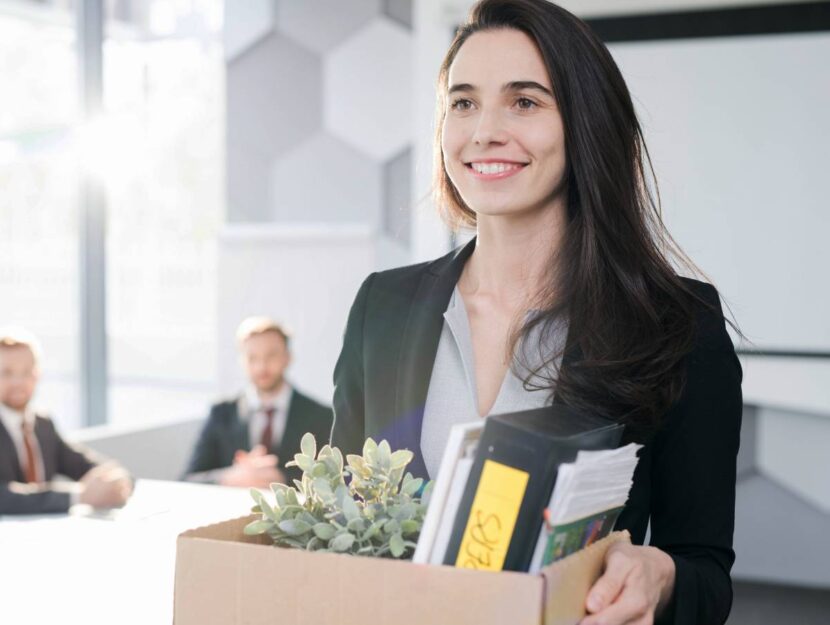 Una donna cambia lavoro