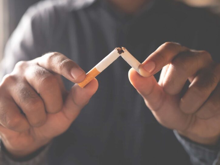 Dal 1° gennaio divieto di fumo all'aperto a Milano