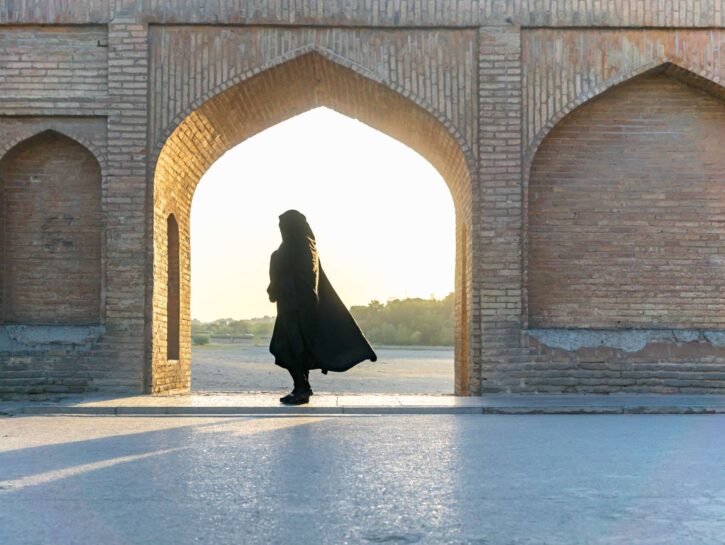 Iran, nuova stretta contro le donne che non indossano il velo islamico