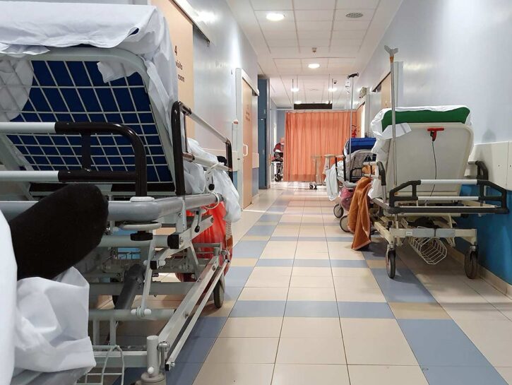 Pronto soccorso, si dilatano i tempi d'attesa: 31 ore in media, +25% dal 2019