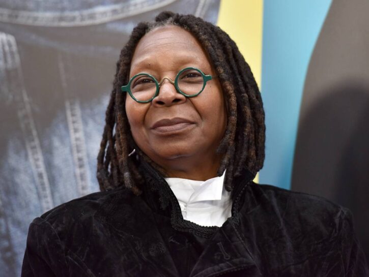 Whoopi Goldberg, la cocaina e il dramma della mamma: le confessioni di Sister Act