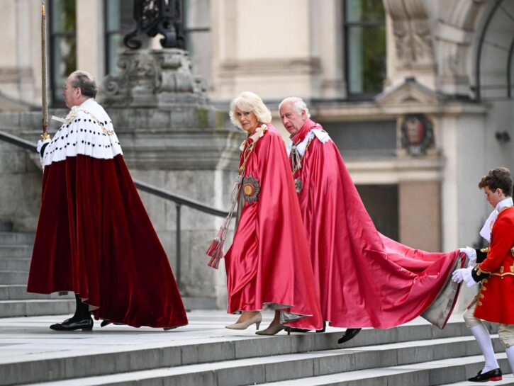 Re Carlo e Camilla a St Paul per il rito delle investiture: 