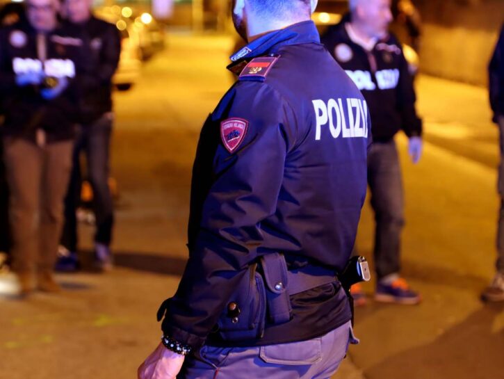 Sfregia l'ex e le uccide il padre: aveva il divieto di avvicinamento