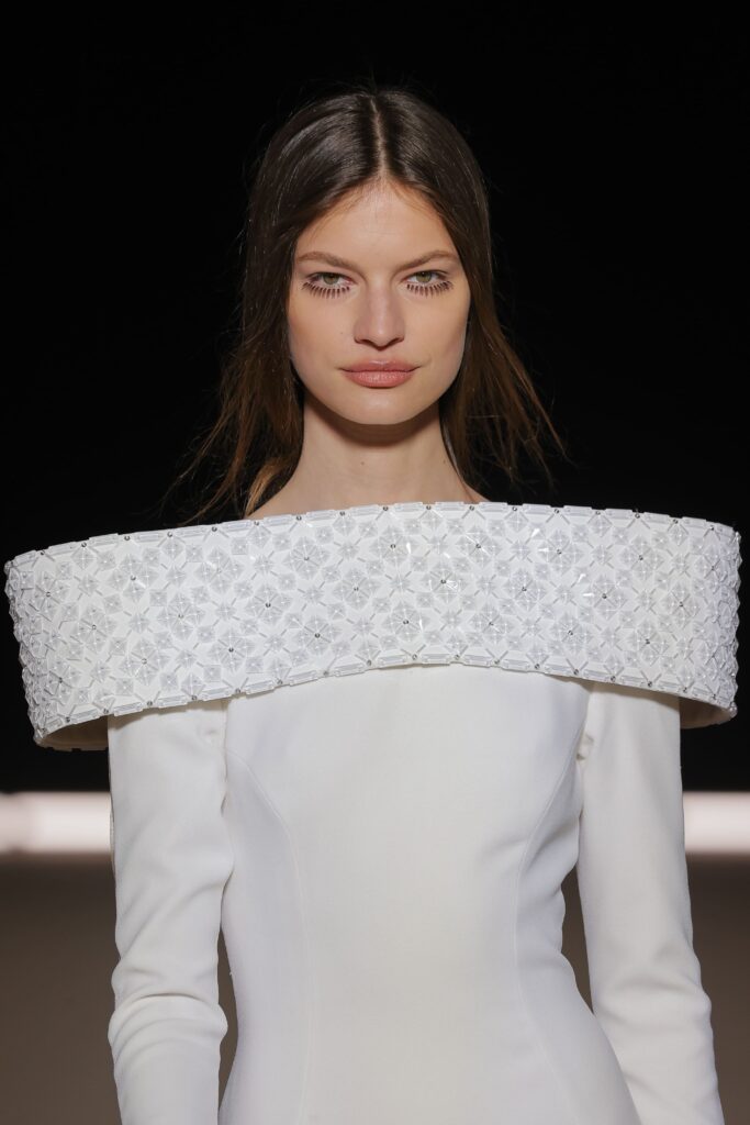 Pronovias _Fashion-Show-2024_HIDRAULIC_4_faretta_PR_25