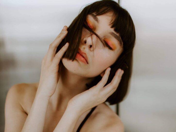 Sunset Blush: il trucco estivo per un effetto lifting