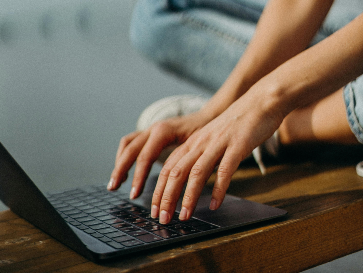 AI e Cybersecurity: attenzione a queste truffe online