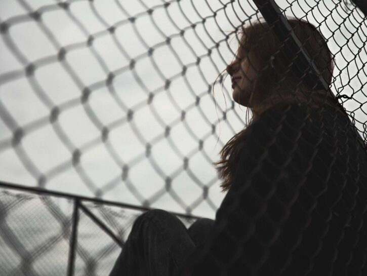 Disturbi mentali: come si diffondono nella rete di adolescenti