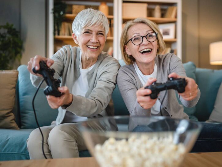 Perché le over 60 cercano altre donne come compagne di vita