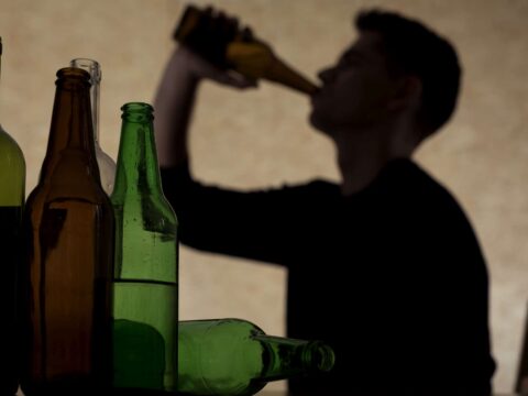 Alcol e minorenni: Gran Bretagna peggior Paese al mondo
