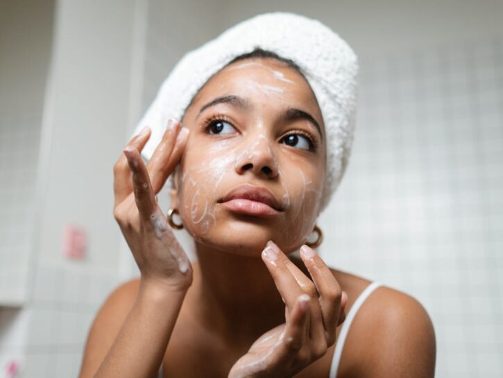 Come curare l'acne con il sapone allo zolfo