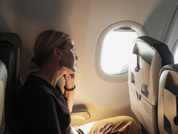 Donne sedute vicine in aereo: un nuovo servizio