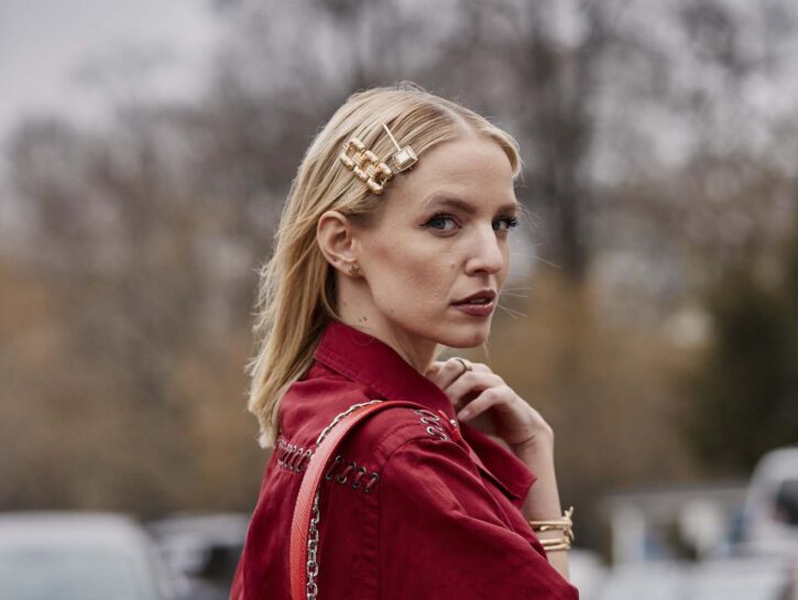 Dallo street style e dalle passerelle, il fermaglio è fashion