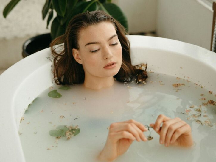 Cura della pelle, tutti i benefici del Milky toner