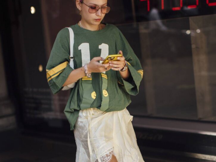 T-shirt oversize: 5 idee moda per i look estate 2024