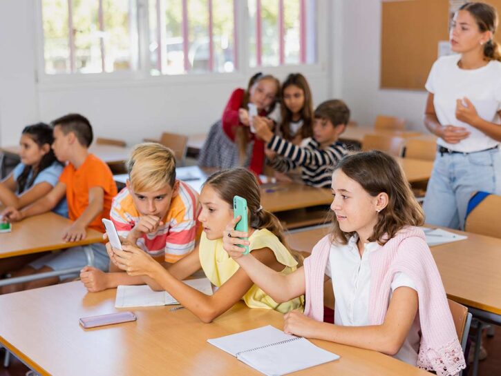 Scuola: torna il diario cartaceo