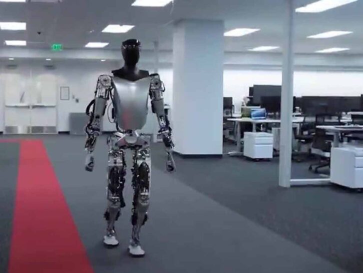 Musk: «Robot umanoidi in Tesla entro fine anno»