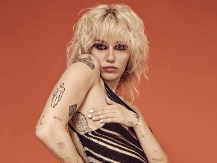 Capelli, arriva il mullet moderno da ragazza indie