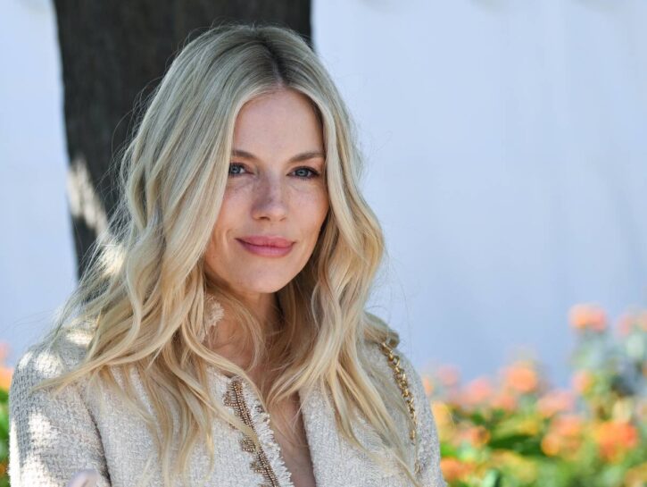 Boho beach waves: le onde sui capelli più chic dell'estate