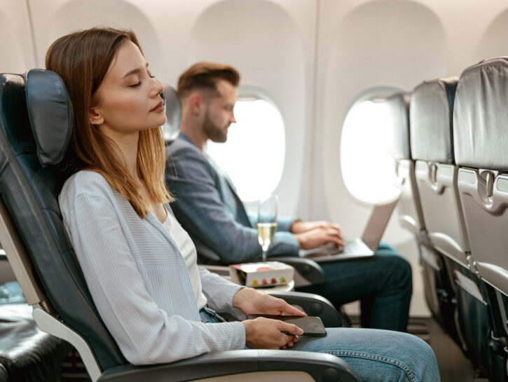 Dormire in aereo: i consigli