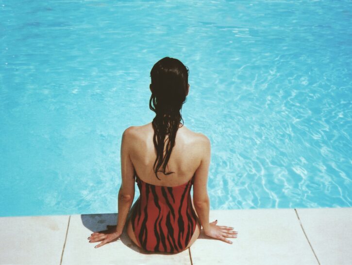 Come lavare il costume dopo la piscina