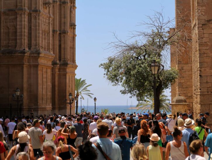 Le 8 destinazioni al mondo che non vogliono i turisti