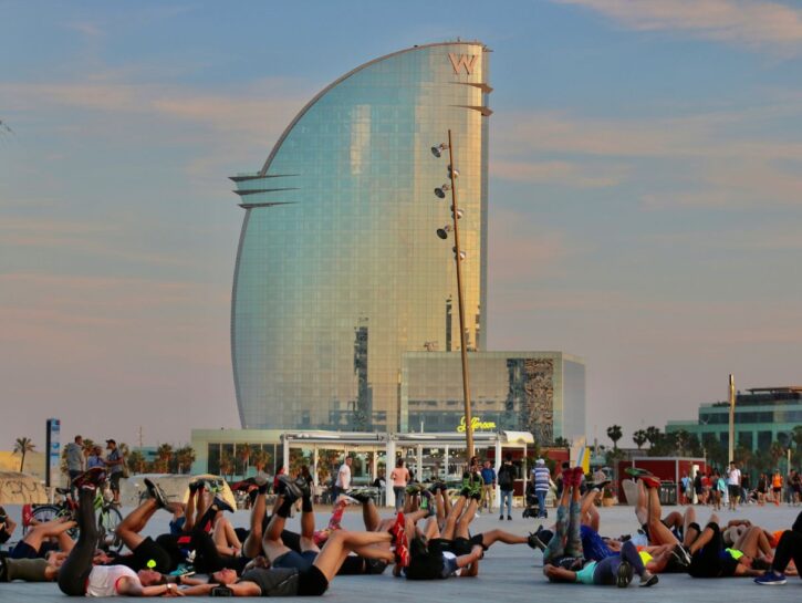 Barcellona: weekend a gonfie vele all'America’s Cup