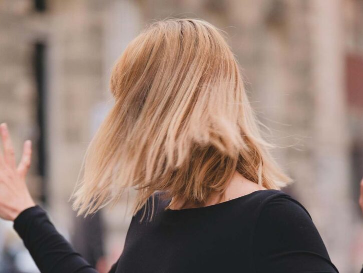 Protesi ai capelli: cosa sono e quando servono (anche alle donne)