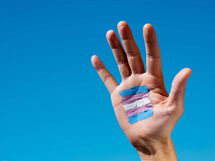 Due ragazze trans aggredite dal branco: «Nessuno ha fatto niente»
