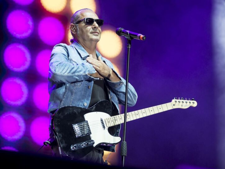 Luca Carboni: «Sparito per due anni per un tumore al polmone»