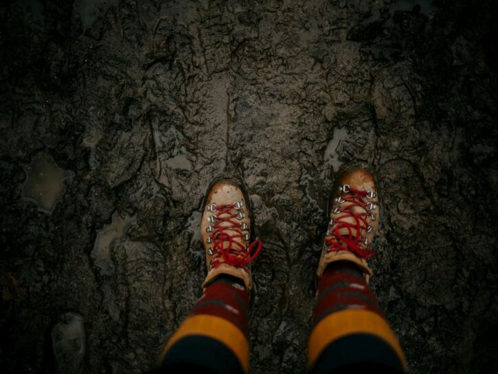 Come pulire le scarpe sporche di fango