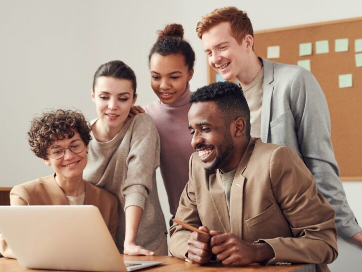 Amicizie sul lavoro: come gestirle e farle durare