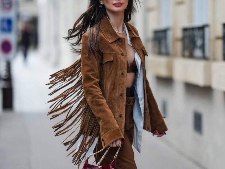 Giacca in camoscio: guida shopping al trend dell'autunno