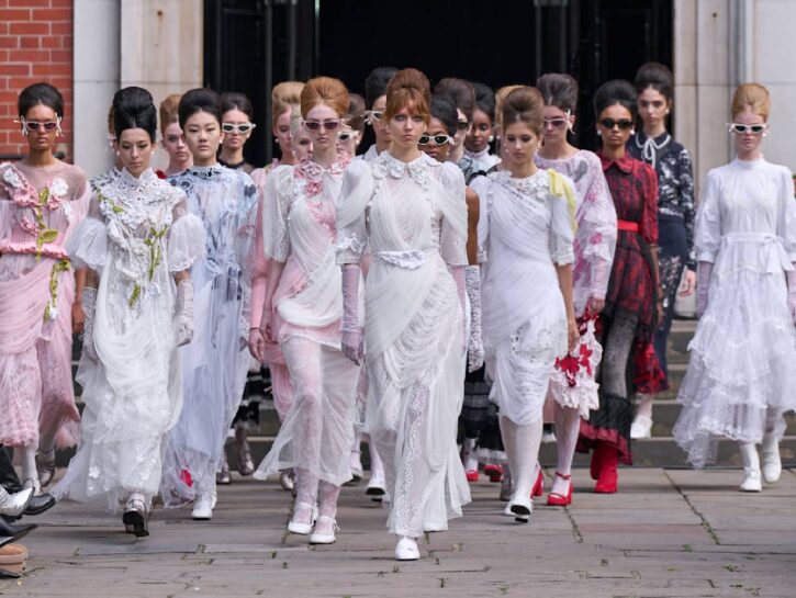 London Fashion Week: 5 tendenze moda dalle sfilate primavera-estate 2025