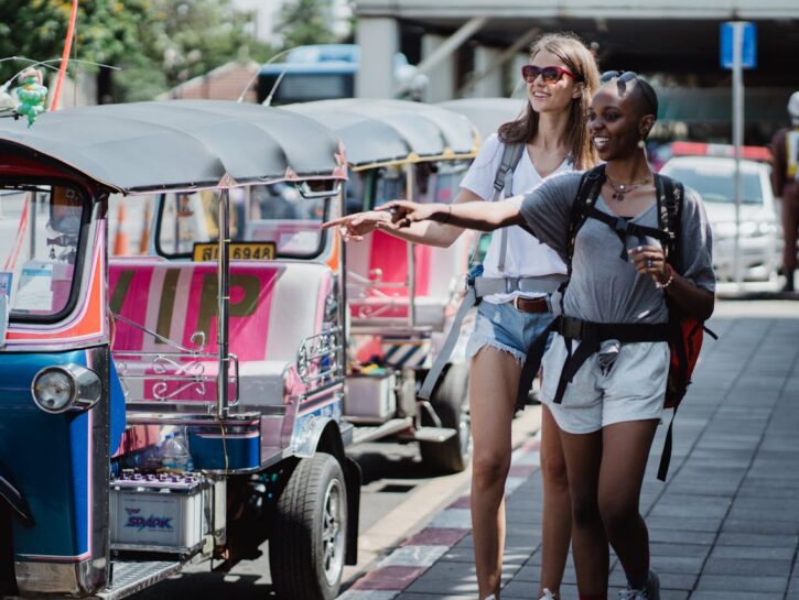 Coco Taxi o treno di bambù? I mezzi più insoliti per viaggiare