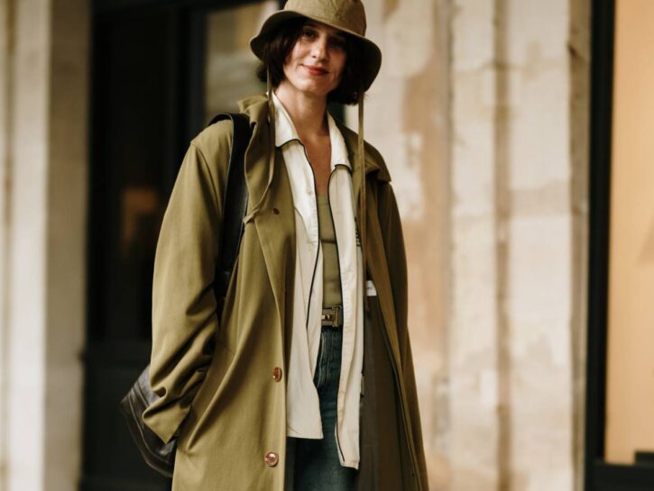 Ode al trench verde: idee shopping per l'autunno 2024