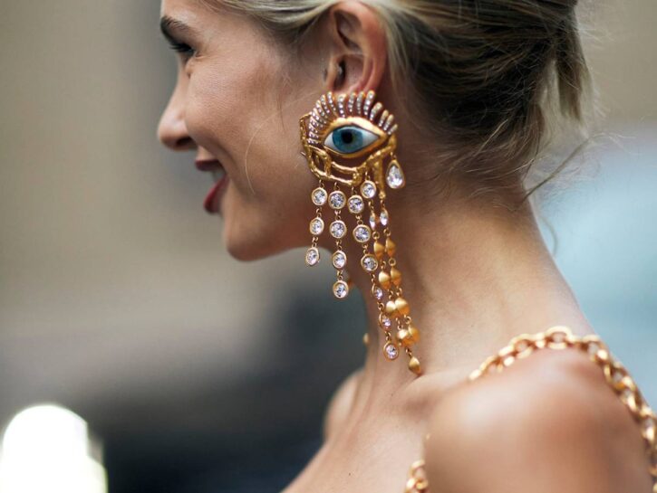 Gioielli: come indossarli per impreziosire i look?