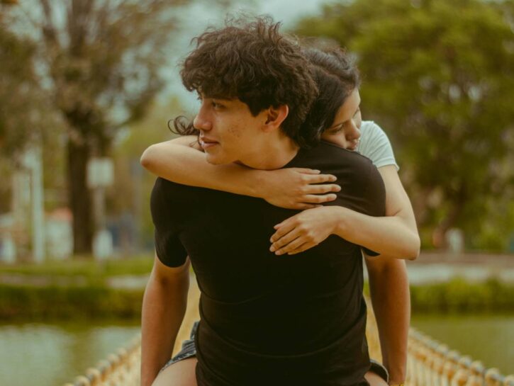 Primo amore, per gli uomini conta di più