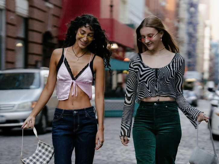 Tra moda e identità: Gen Z e Millennials a confronto