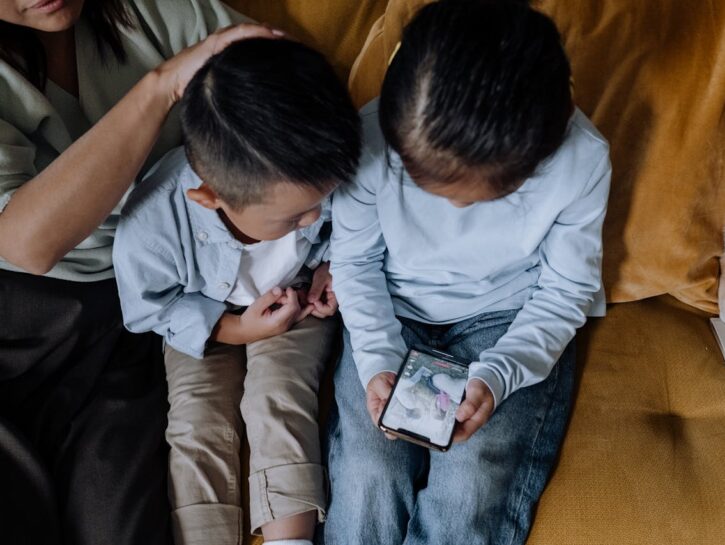 Vietare i social ai minori di 16 anni? Qui ci stanno pensando