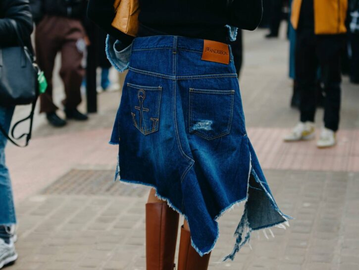Come abbinare la gonna di jeans in inverno?